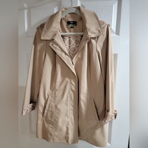 Like New-"Stylish Dennis Basso coat in tan, size small.